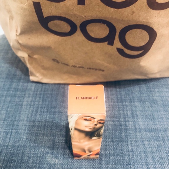 KKW So Fire Lipgloss FLAMMABLE - Picture 2 of 2